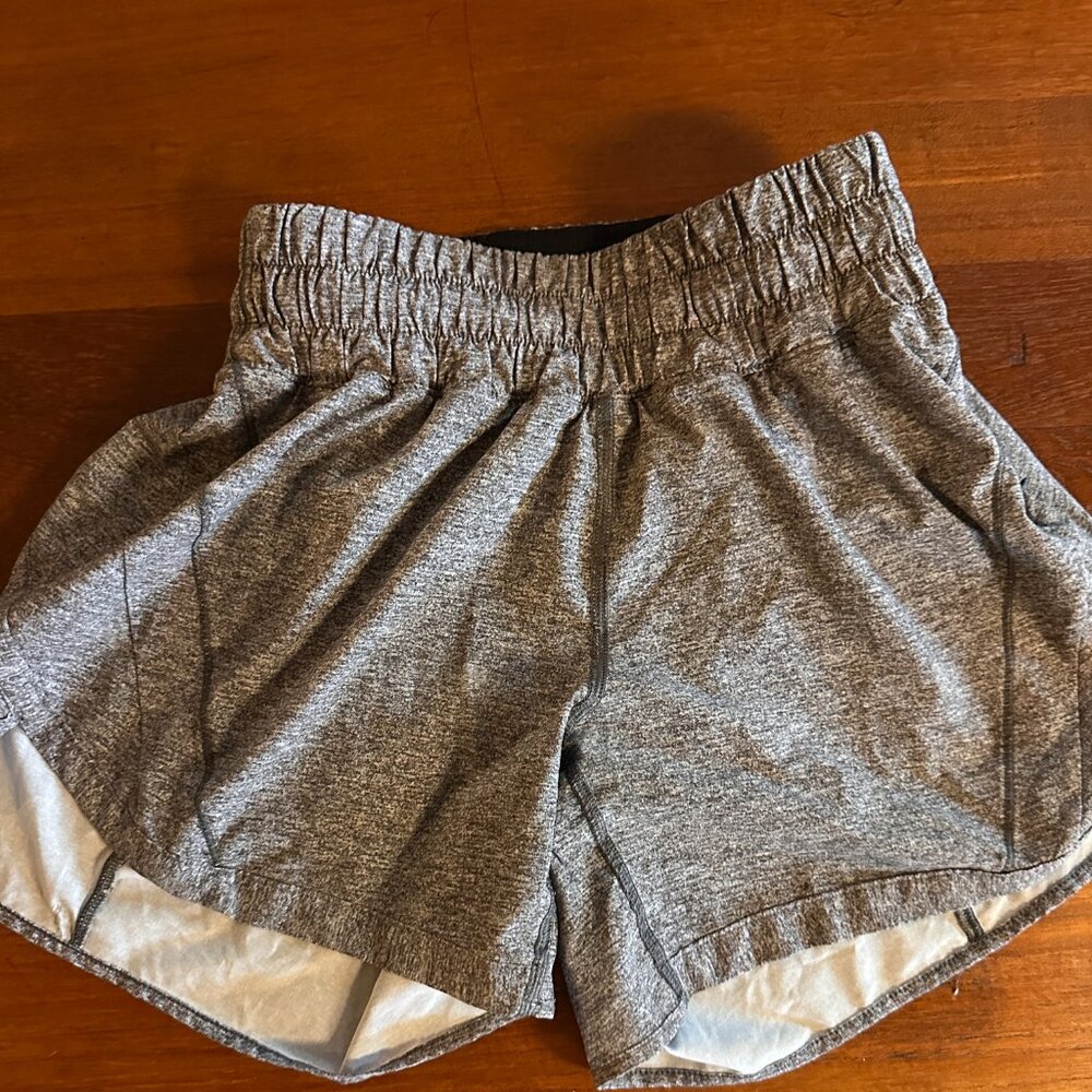 Lululemon Athletica shorts sz 2 heather gray lined Swiftly running